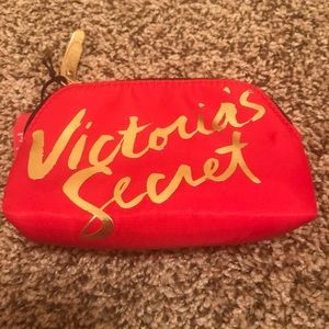 Small Victoria’s Secret makeup bag 😍